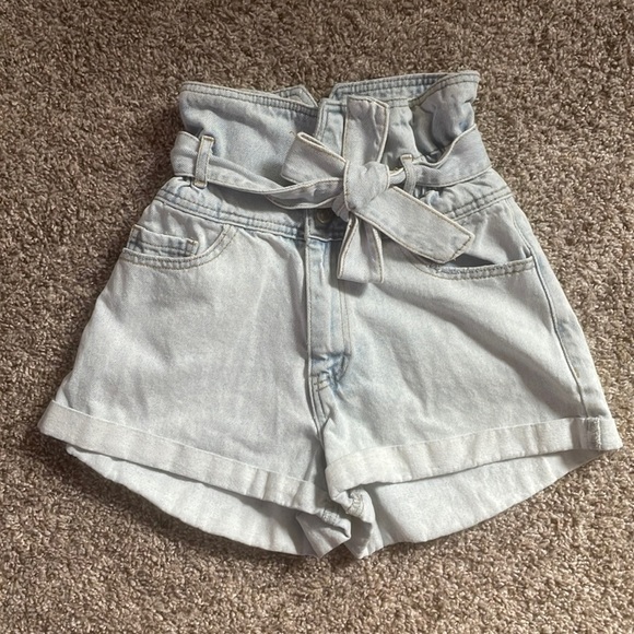 Forever 21 high rise denim vintage shorts with belt - Picture 1 of 4